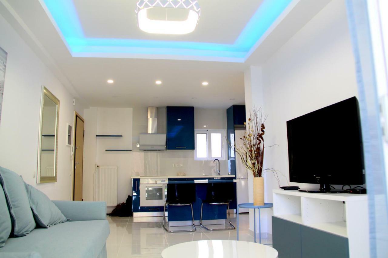 Thiseos 319. Beautiful Apartments Near The Cultural Center Of The Capital. Афины Экстерьер фото